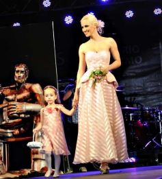 Foto de la galería: Desfile show en el cuarto tramo de la costanera con Ingrid Grudke