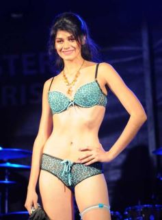 Foto de la galería: Desfile show en el cuarto tramo de la costanera con Ingrid Grudke