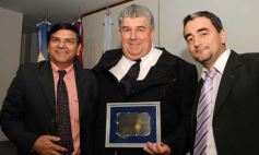 Foto de la galería: Reconocimiento a Profesionales 2012