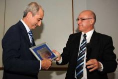 Foto de la galería: Reconocimiento a Profesionales 2012