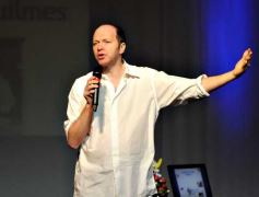 Foto de la galería: El CEEM presentó al biólogo Diego Golombek