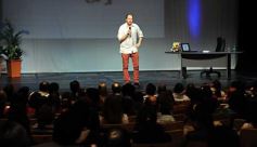 Foto de la galería: El CEEM presentó al biólogo Diego Golombek