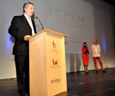 Foto de la galería: El CEEM presentó al biólogo Diego Golombek