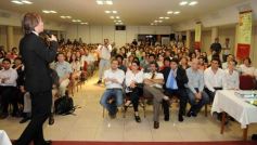 Sixto Fotografías. Sociedad. Hotel Julio César - Conferencia del magister Ronald Sanabria