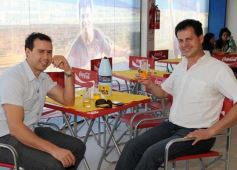 Foto de la galería: Visita de ex figuras