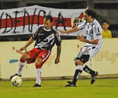 Sixto Fotografías. Deportes. Torneo Federal A - Guaraní Antonio Franco 1-Central Norte de Salta 1