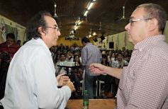 Foto de la galería: Disertación política del Arq. Oscar Thomas