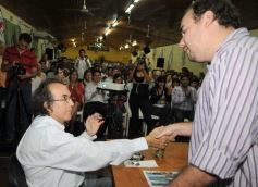 Foto de la galería: Disertación política del Arq. Oscar Thomas