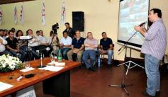 Foto de la galería: Disertación política del Arq. Oscar Thomas