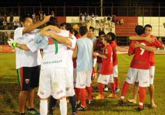 Foto de la galería: Guaraní 1-Brown 1, Clasificó Brown por penales.-