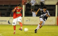 Foto de la galería: Guaraní 1-Brown 1, Clasificó Brown por penales.-