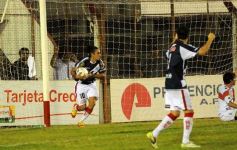 Foto de la galería: Guaraní 1-Brown 1, Clasificó Brown por penales.-