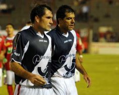Foto de la galería: Guaraní 1-Brown 1, Clasificó Brown por penales.-