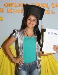 Foto de la galería: Acto de cierre de ciclo lectivo 2012 en el CEP 53 del barrio Yacyretá