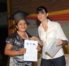 Foto de la galería: Acto de cierre de ciclo lectivo 2012 en el CEP 53 del barrio Yacyretá