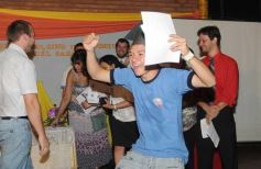 Foto de la galería: Acto de cierre de ciclo lectivo 2012 en el CEP 53 del barrio Yacyretá