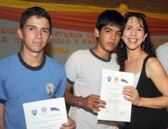 Foto de la galería: Acto de cierre de ciclo lectivo 2012 en el CEP 53 del barrio Yacyretá