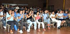 Foto de la galería: Acto de cierre de ciclo lectivo 2012 en el CEP 53 del barrio Yacyretá