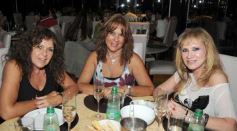 Sixto Fotografías. Sociedad. Noche de Sábado - Cena y encuentro de Fin de Año