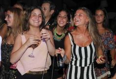 Sixto Fotografías. Sociedad. Recorridas en Navidad - Nochebuena y Navidad en Posadas: La movida se trasladó a los boliches