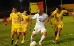 Sixto Fotografías. Deportes. Torneo Federal A - Crucero 1-Unión de Sunchales 1