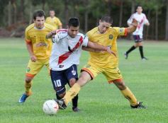 Sixto Fotografías. Deportes. Liga Posadeña A - Crucero 3-Guaraní 2