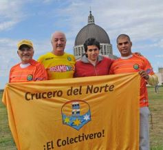 Sixto Fotografías. Deportes. Torneo Federal A - Viaje de aguante y fe. Los hinchas de Crucero del Norte
