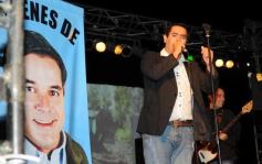 Sixto Fotografías. Sociedad. Inaguración - La Juventud Renovadora: Festival por el día de la Patria!!!