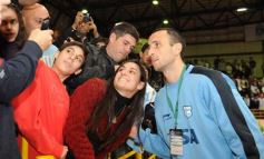 Sixto Fotografías. Deportes. Cuadrangular en Foz de Iguazú - El Idolo Manu Ginóbili en Foz