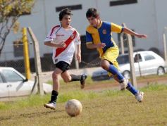 Sixto Fotografías. Deportes. Liga Posadeña-Inferiores - Final clase 1999: Guaraní 2-Mitre 1