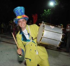 Foto de la galería: Desfile de comparsas en el barrio Miguel Lanús