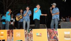 Foto de la galería: Desfile de comparsas en el barrio Miguel Lanús