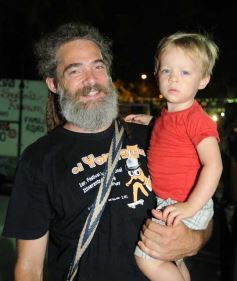 Foto de la galería: Desfile de comparsas en el barrio Miguel Lanús