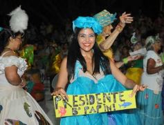 Foto de la galería: Desfile de comparsas en el barrio Miguel Lanús