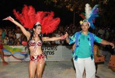 Foto de la galería: Desfile de comparsas en el barrio Miguel Lanús