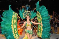 Foto de la galería: Desfile de comparsas en el barrio Miguel Lanús