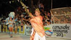 Foto de la galería: Desfile de comparsas en el barrio Miguel Lanús