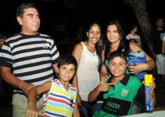 Foto de la galería: Desfile de comparsas en el barrio Miguel Lanús