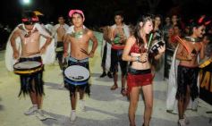 Foto de la galería: Desfile de comparsas en el barrio Miguel Lanús
