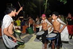 Foto de la galería: Desfile de comparsas en el barrio Miguel Lanús