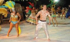 Foto de la galería: Desfile de comparsas en el barrio Miguel Lanús