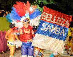 Foto de la galería: Desfile de comparsas en el barrio Miguel Lanús
