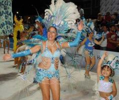 Foto de la galería: Primera noche de los Carnavales Misioneros en el cuarto tramo de la costanera