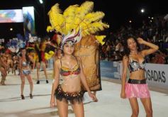 Foto de la galería: Primera noche de los Carnavales Misioneros en el cuarto tramo de la costanera