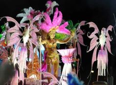 Foto de la galería: Primera noche de los Carnavales Misioneros en el cuarto tramo de la costanera