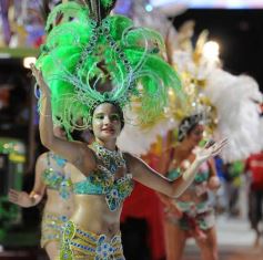 Foto de la galería: Primera noche de los Carnavales Misioneros en el cuarto tramo de la costanera
