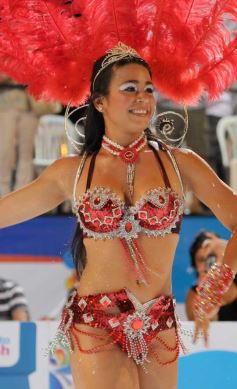 Foto de la galería: Primera noche de los Carnavales Misioneros en el cuarto tramo de la costanera