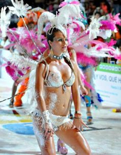 Foto de la galería: Primera noche de los Carnavales Misioneros en el cuarto tramo de la costanera