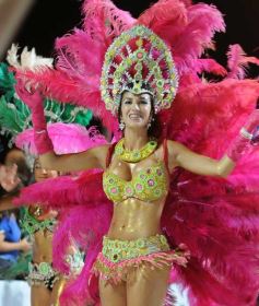 Foto de la galería: Segunda noche de los carnavales misioneros en el cuarto tramo de la costanera