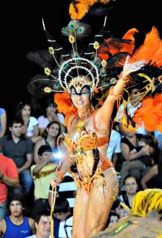 Foto de la galería: Segunda noche de los carnavales misioneros en el cuarto tramo de la costanera